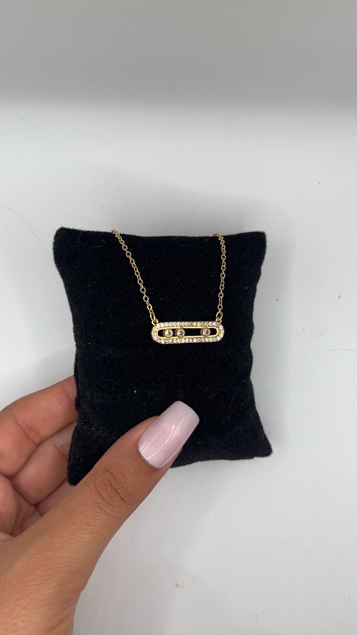 EXCLUSIVE | Pearl Necklace
