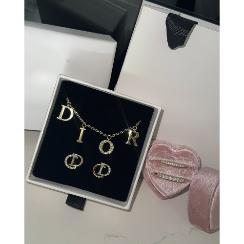 EXCLUSIVE | DR Set Gold
