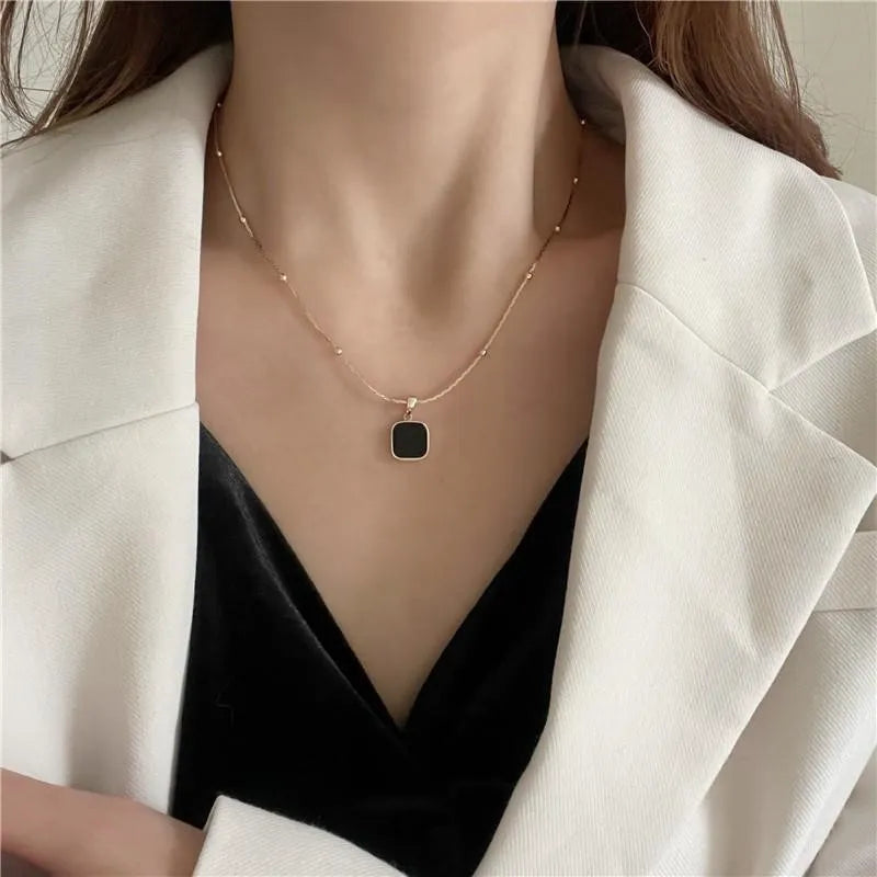 EXCLUSIVE | Pendant Necklace